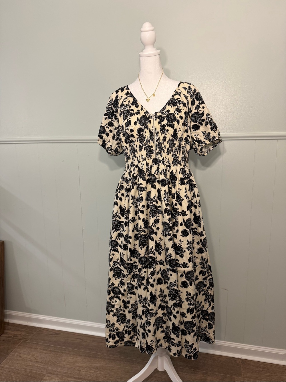 Black Floral Print Cream Maxi Dress size XL - Picture 4 of 5
